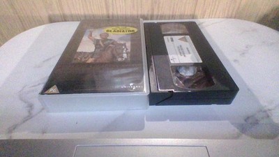 Spartacus Restored & Uncut Universal UK PAL VHS VIDEO 2000 Kirk Douglas Kubrick