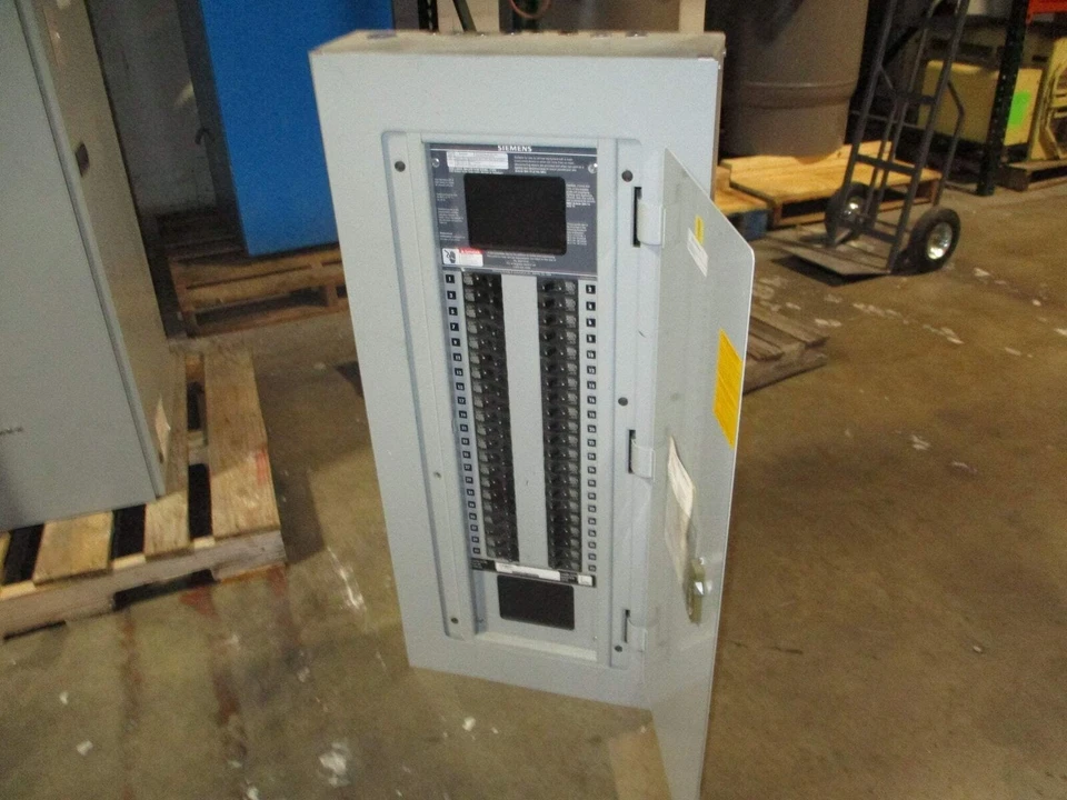 Siemens Main Lug Breaker Panel I1X42MC250A 208Y/120V 3Ph 4W 42-Slot - Image 3 of 4