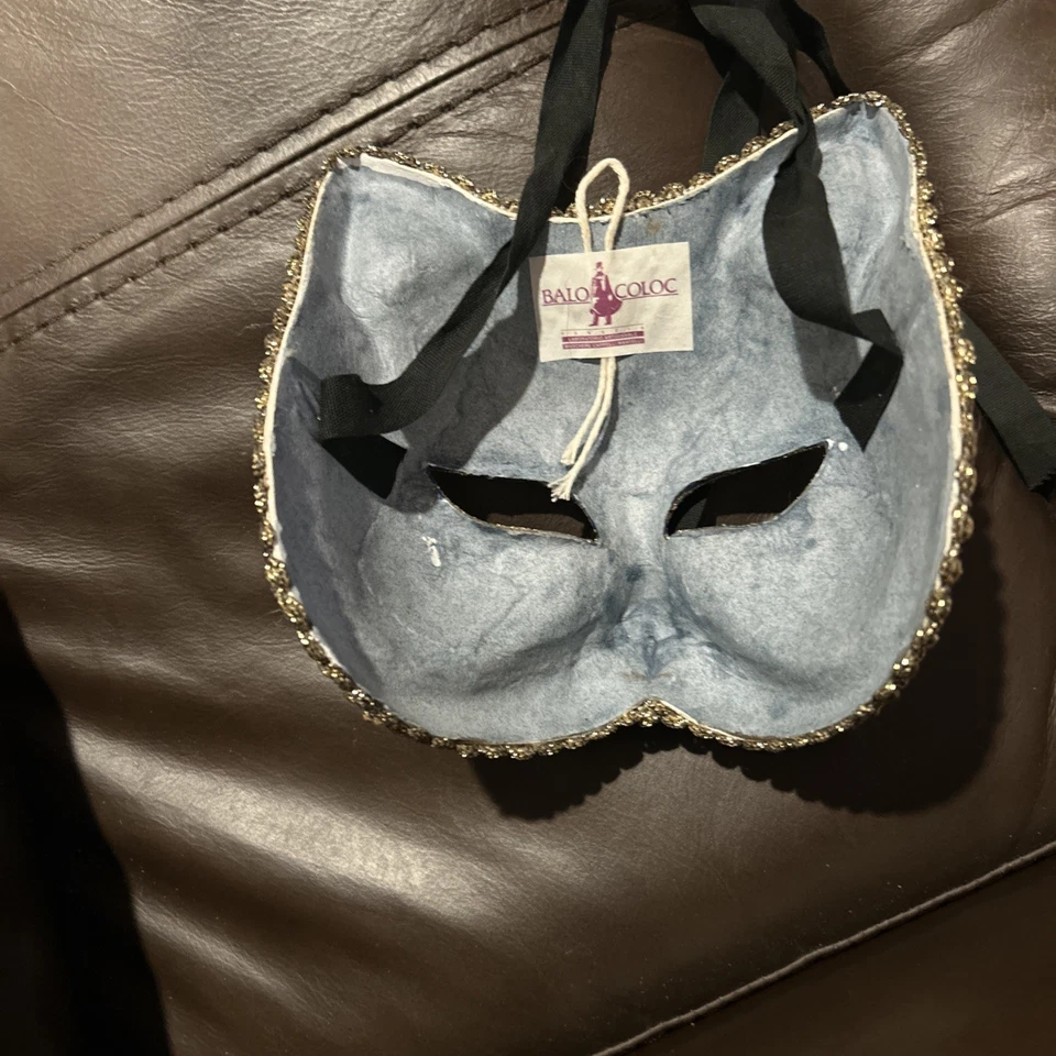 Balo Coloc Venetian Women’s Cat Masquerade Mask - Image 3 of 3