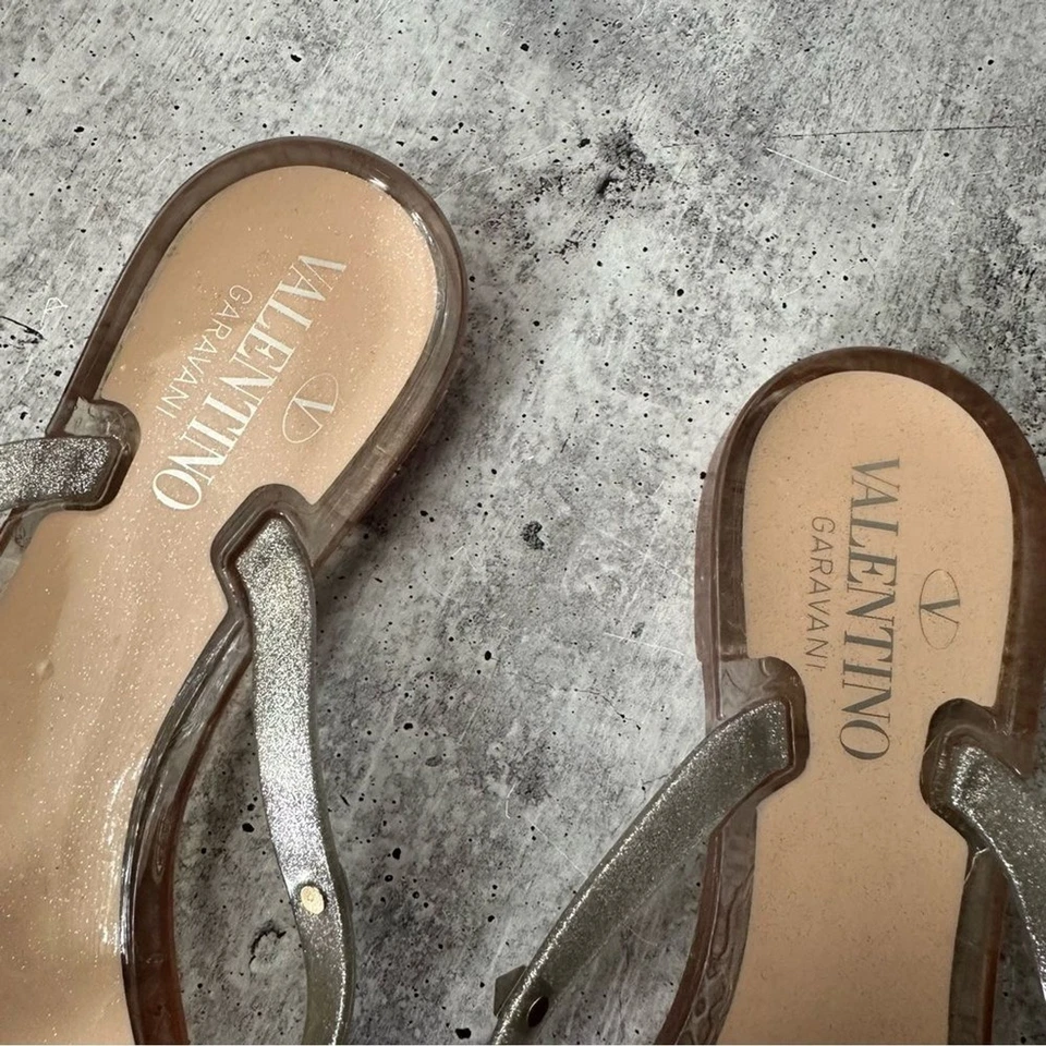 Sandalias planas Valentino Rock con lazo de gelatina en plata talla EU 37 / US 7 Foto 3 de 4