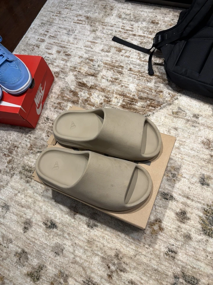 Adidas Yeezy Slide Bone Talla 10 100% Auténtico abierto a ofertas superiores a $80 Foto 3 de 4