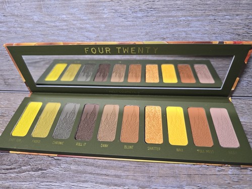 Paleta de sombras de ojos FOUR TWENTY Melt Cosmetics nueva en caja ~ ENVÍO GRATUITO - 100 % auténtica - Casa rodante $58 - Imagen 2 de 15