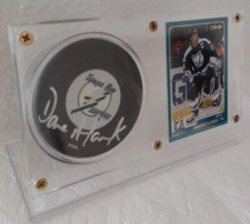 Dave Andreychuk  HOF SIGNED TAMPA BAY LIGHTING CARD & PUCK  LOT NO COA