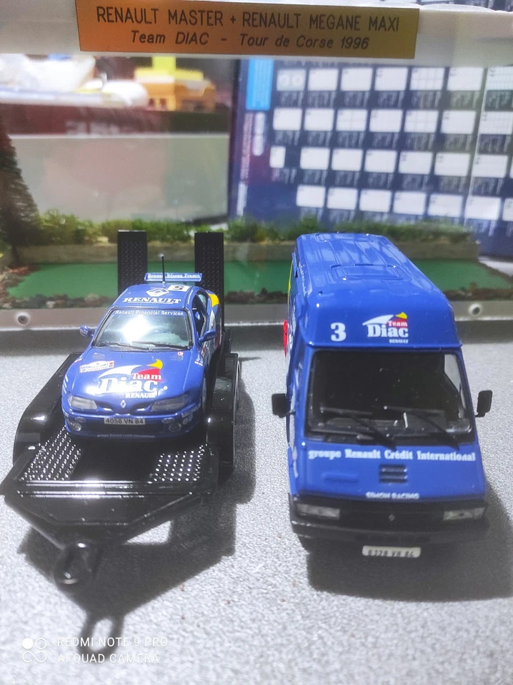 RENAULT ASSISTENZA RALLY Team Diac DIORAMA E TECA ESPOSITIVA scala  1/43 - Immagine 3 di 4