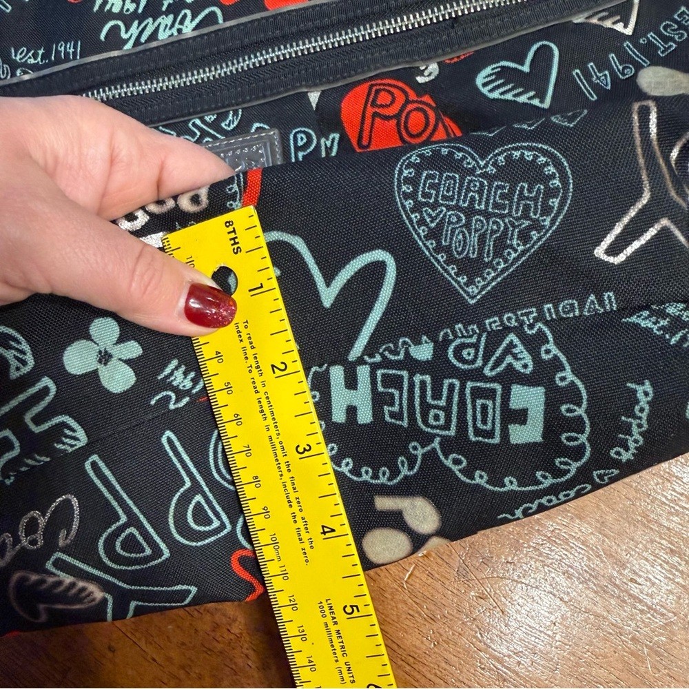 Coach Poppy large glam tote Black and Red Graphic graffiti heart Bag thumbnail 3