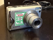 Fuji Film FinePix F20 Digital Camera Tested Working With 1GB XD card And Reader 