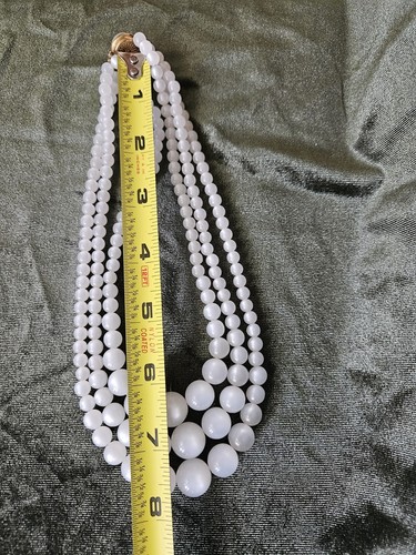 Vintage White Thermoset Moonglow Lucite 3 Strand Bead Necklace Floral Clasp - Picture 8 of 8
