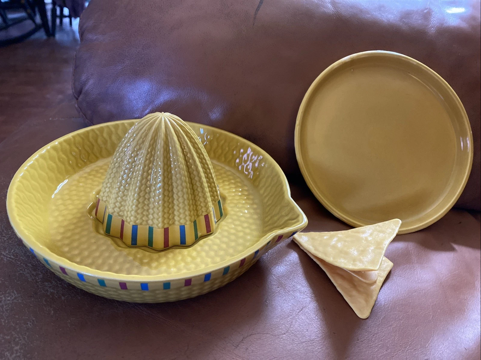 Margarita juicer with tray yellow ceramic