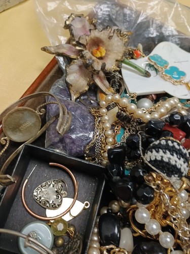 Vintage Jewelry Lot - Picture 13 of 13