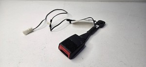 BMW 5 G30 G31 G38 2018 Vorne links Gurtschloss vorne 7359090 HTI3492