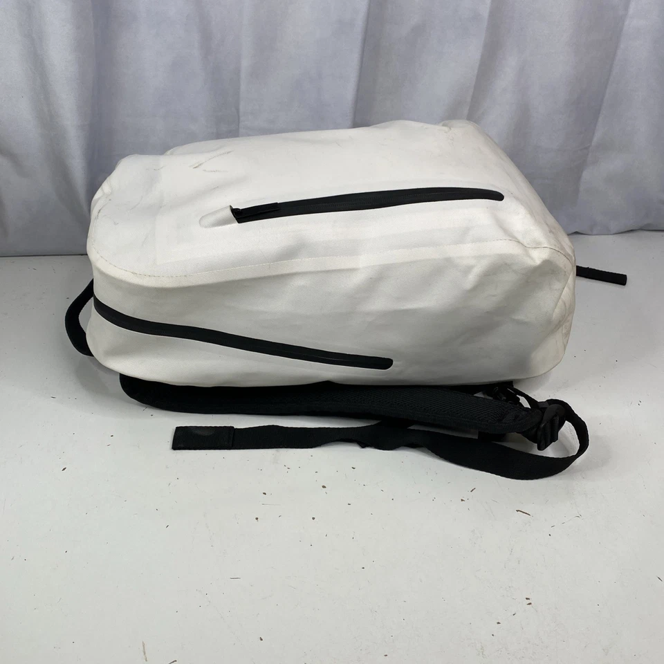 Knomo London White Laptop Backpack Bag 16" - Image 4 of 4