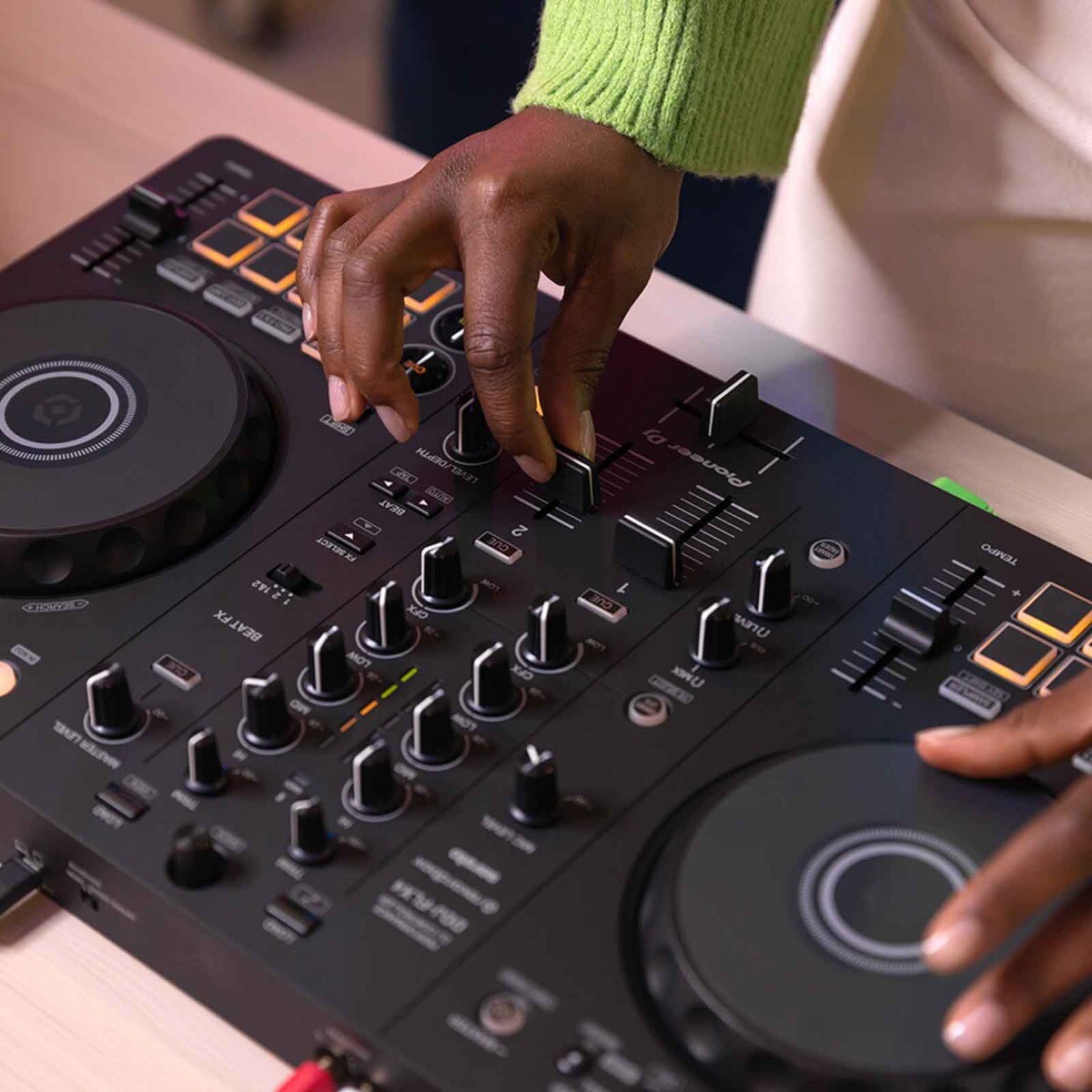 Pioneer DDJ-FLX4 2-Channel Serato Lite Rekordbox Software DJ Controller