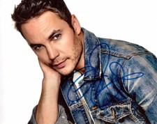 TAYLOR KITSCH... Handsome Hunk - SIGNED TAYLOR KITSCH... Handsome Hunk - SIGNED