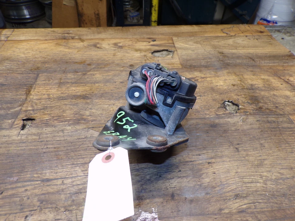 Ford Explorer Sport Trac 2004-2005 conjunto de motor limpiaparabrisas delantero Foto 3 de 4