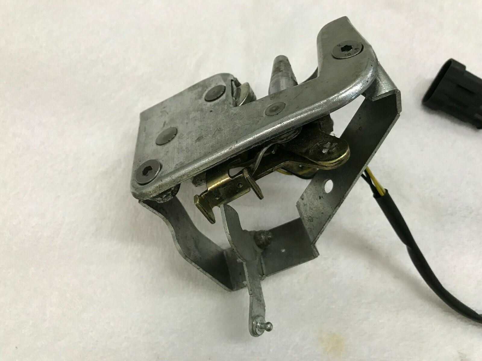 LAMBORGHINI MURCIELAGO PASSENGER RIGHT SIDE DOOR LOCK OEM 418837012C