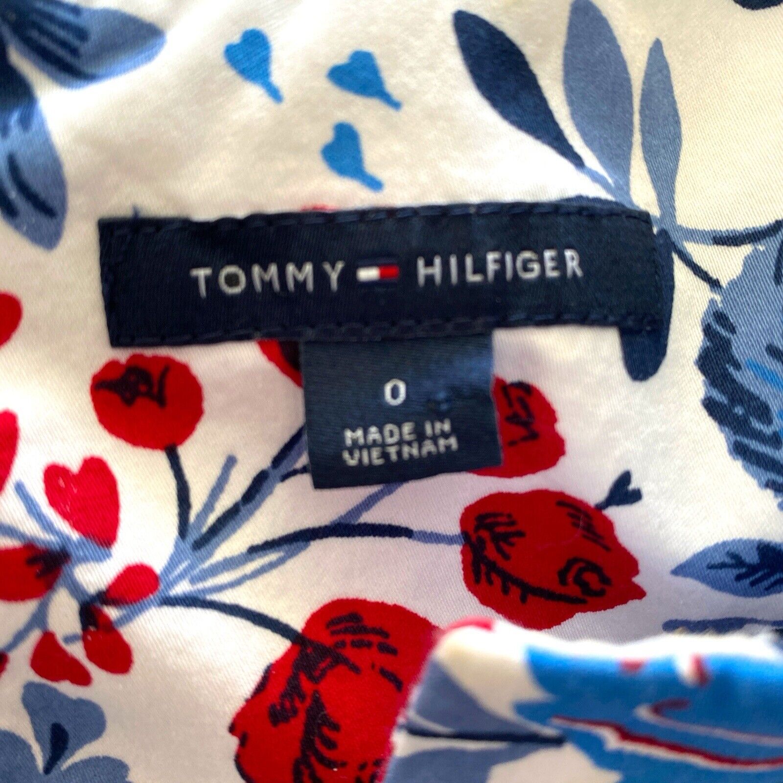 Gorgeous Tommy Hilfiger Size 0 Floral Red White B… - image 4