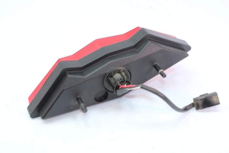 09-12 CAN-AM OUTLANDER MAX 800R OEM LUZ TRASERA 710001203 Foto 3 de 4