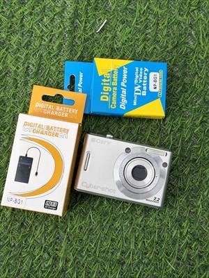 ソニーサイバーショットDSC-w35 Sony Cyber-shot DSC-W35 7.2MP Digital Camera - Silver for sale