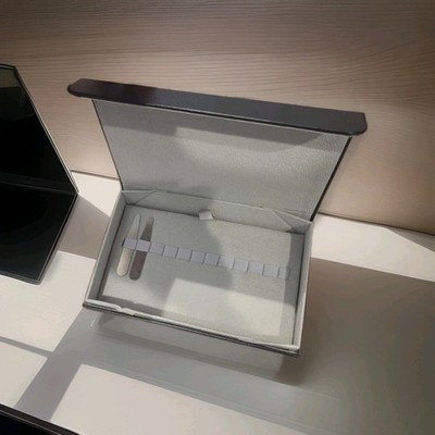 Metal Collar Stays Storage Case Holds 12 Piece 1 Pair Included Mens Dress Shirts