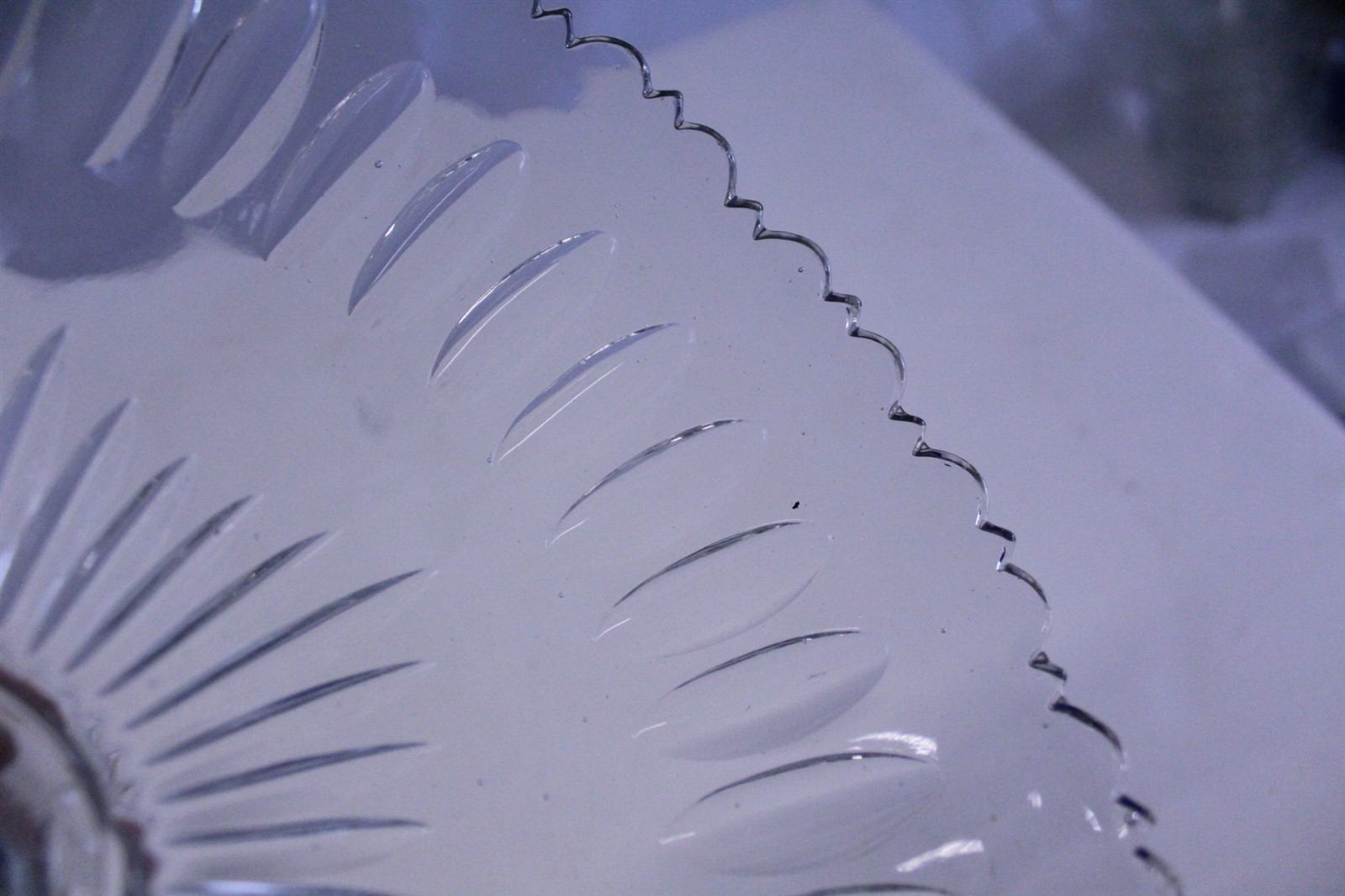 Clear Glass Pedestal Centerpiece Bowl with Scalloped Top Rim 9" diameter Vintage