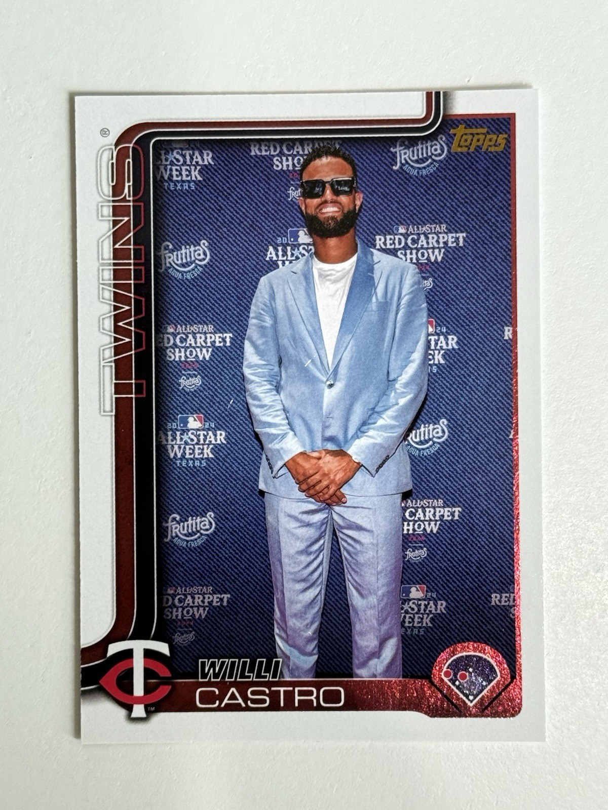 2025 Topps Series 1 #155 Willi Castro Golden Mirror Image Variation SSP