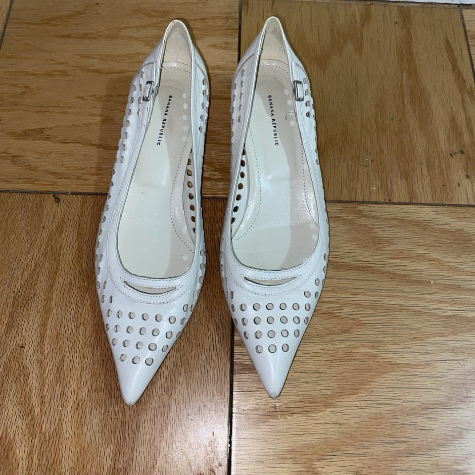 Banana Republic - Zapatos de tacón de gatito cuero negro 8M blanco hechos en Italia Foto 2 de 4