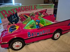 1970s Vintage RED TIN BATMOBILE BATTERY OPERATED W original box Works well