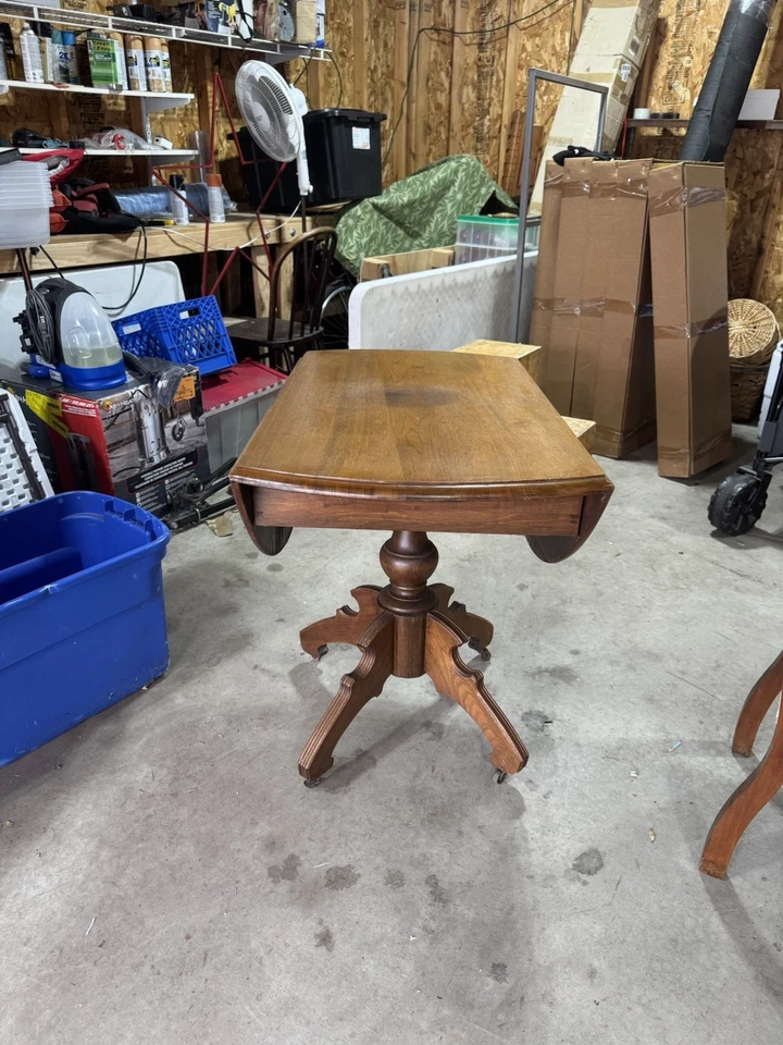 Антикварный столик из листьев Eastlake - Изображение 2 из 4