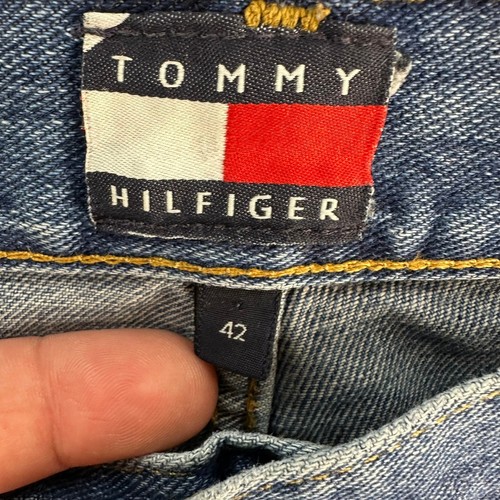 Pantaloncini di jeans Tommy Hilfiger denim vestibilità classica blu taglia 42 - Foto 4 di 11
