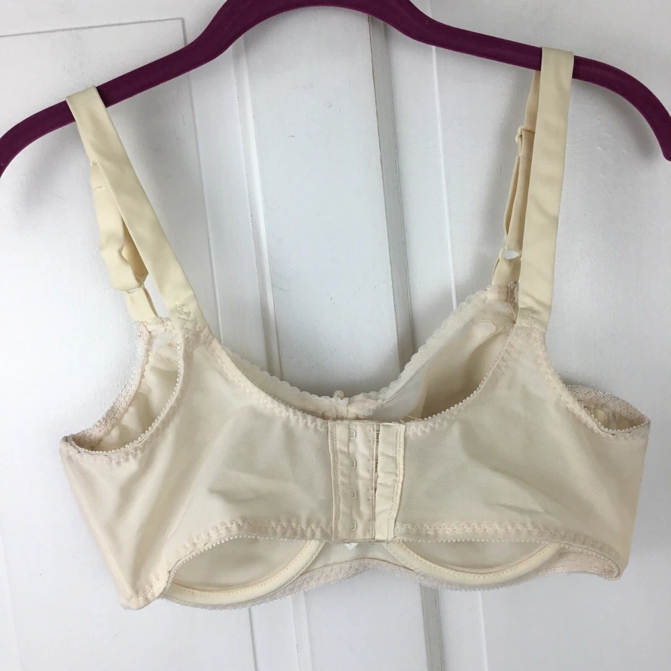 Sujetador vintage con aros sin forro Cabernet 36D marfil nailon blanco roto Foto 3 de 4