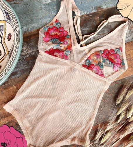 NEW Intimissimi Floral Embroidery Bodysuit Nude Size S - Picture 3 of 3
