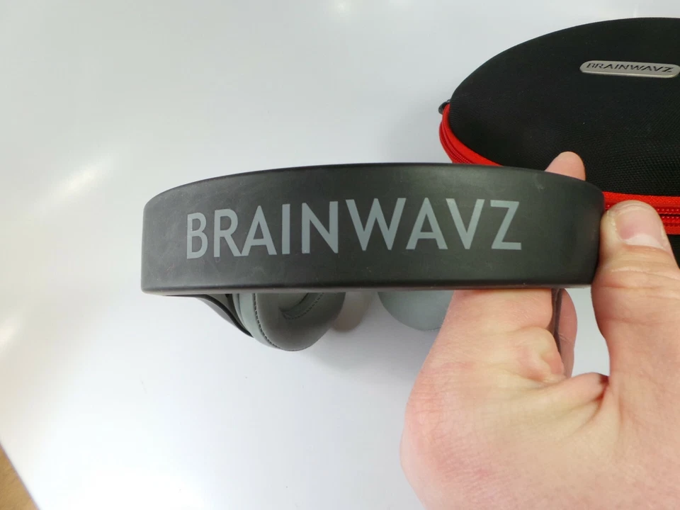 Auriculares intrauditivos plegables BRAINWAVZ HM2 con cables desmontables Foto 4 de 4