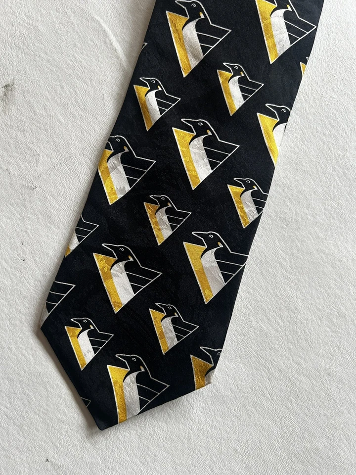 Corbata de seda vintage para hombre con logotipo de Pittsburgh Penguins Ralph Marlin & Co. NHL Foto 4 de 4