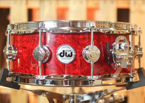 DW 5x14 Collector's Standard Maple Crimson Chaos Snare Drum - SO#1131908 - #2 - Picture 2 of 6
