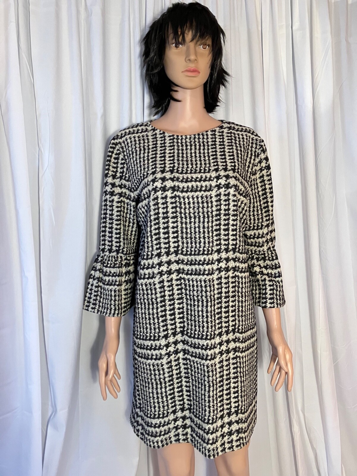 Zara Women Houndstooth Plaid Shift Dress w/Bell Sleeves - Size XL