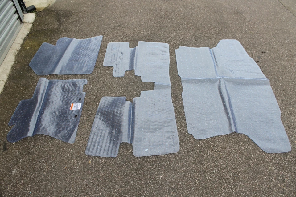 Se adapta a la alfombra Suzuki Swift 2010-16 Foto 2 de 3