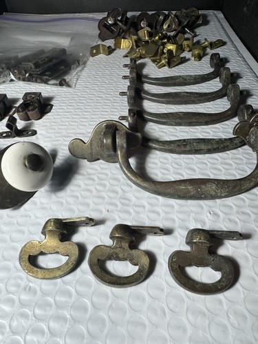 Vintage Set Handles Brass and Accessories for Cabinets or Pedestals (Z71) - Picture 5 of 9