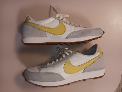★関税込★Nike★NIKE DAYBREAK(W)★22-27.5cm★SATURN GOLD★ Nike Women's Daybreak Shoes Sneakers Summit White/Saturn