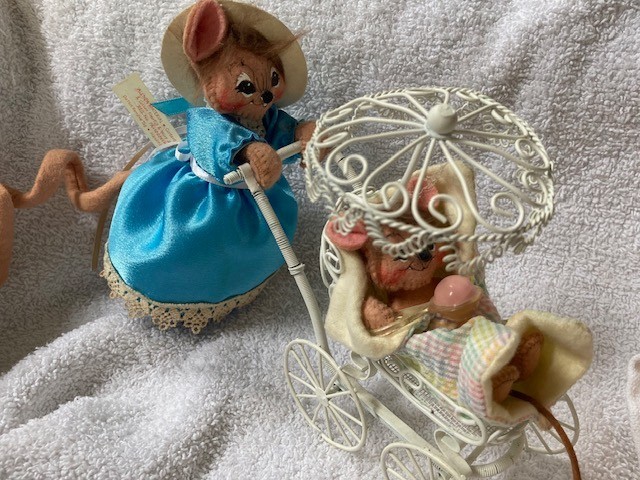 Annalee Doll Mom and Baby in Vintage Metal Carriage 2004 Great For Mothers Day