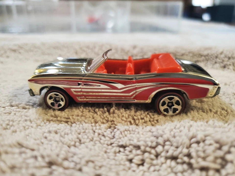 Hot Wheels '70 Chevelle Convertible de la serie Super Chromes Foto 4 de 4