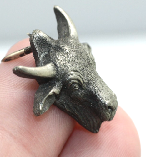 Vintage BERGAMONT INC. Bull cow Tie Tack/Lapel Pin 1992 Made in the USA #1038 - Picture 5 of 7