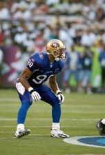 Julian Peterson NFC in action v the AFC at the NFL Pro Bowl Game o- 2004 Photo 2