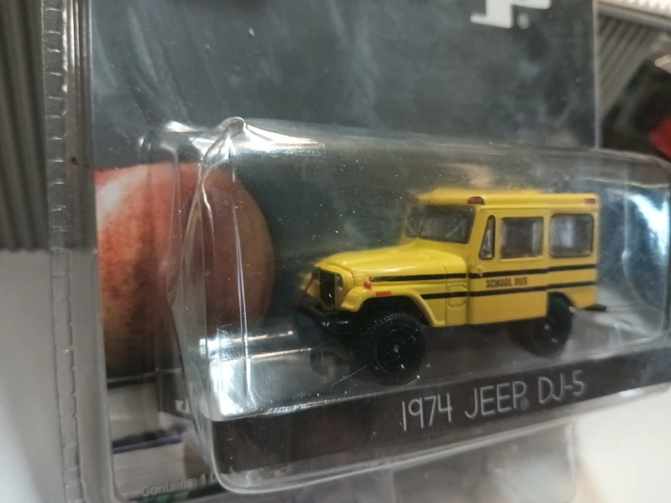 Greenlight Jeep 1974 JEEP DJ-5 - image 4 of 4