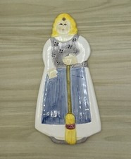 Sigma Les Artisans Wall Plaque Vintage Ceramic Towle Tastesetter Housewife Broom