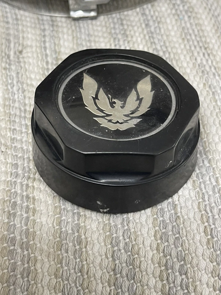 Tapa central Pontiac Firebird 10004652 negra/plateada Bird de colección años 80 tapa corta 1,5 pulgadas Foto 2 de 4