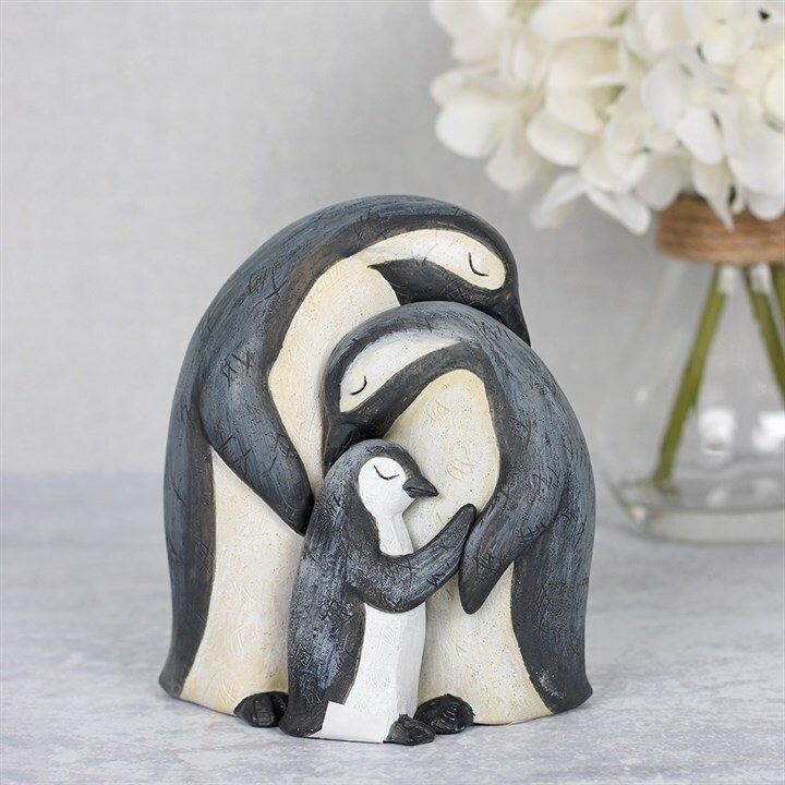 PENGUIN FAMILY ORNAMENT GIFT ANIMAL FIGURE