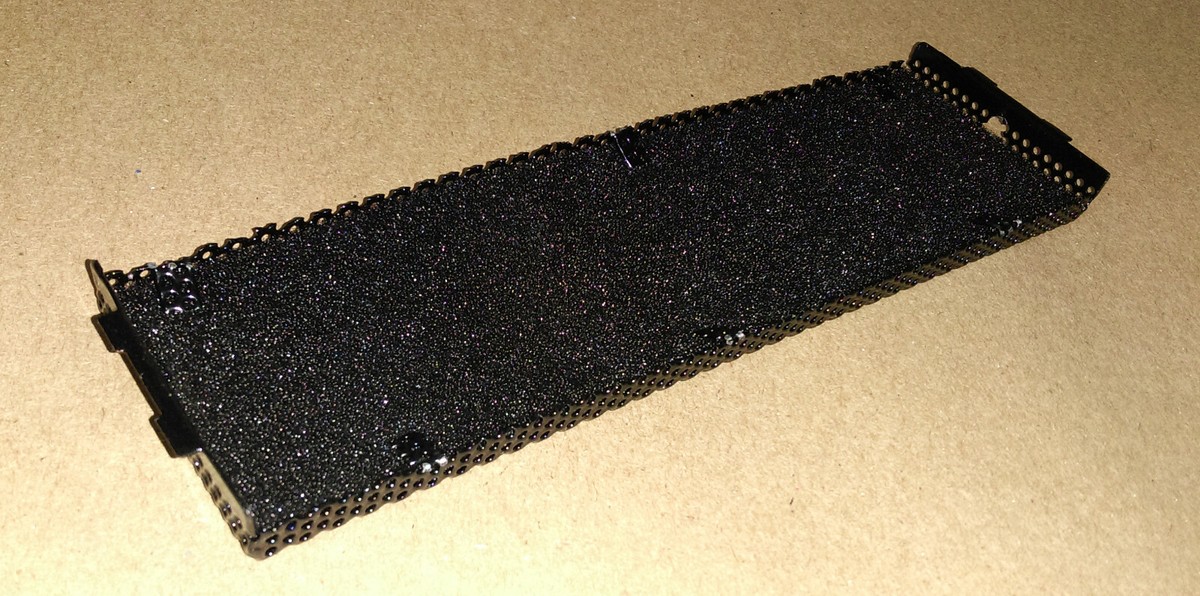 2x PC-Laufwerksschacht-Abdeckungen – Perforiertes Metall, 5,25 Zoll, Schwarz, Mit Schaumstoffeinsatz, Für Bessere Luftzirkulation