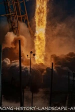 2019 8x10 PHOTO SPACE X ROCKET CAPE KENNEDY FALCON 9 CRS-18 ISS DRAGON PAD 40 7