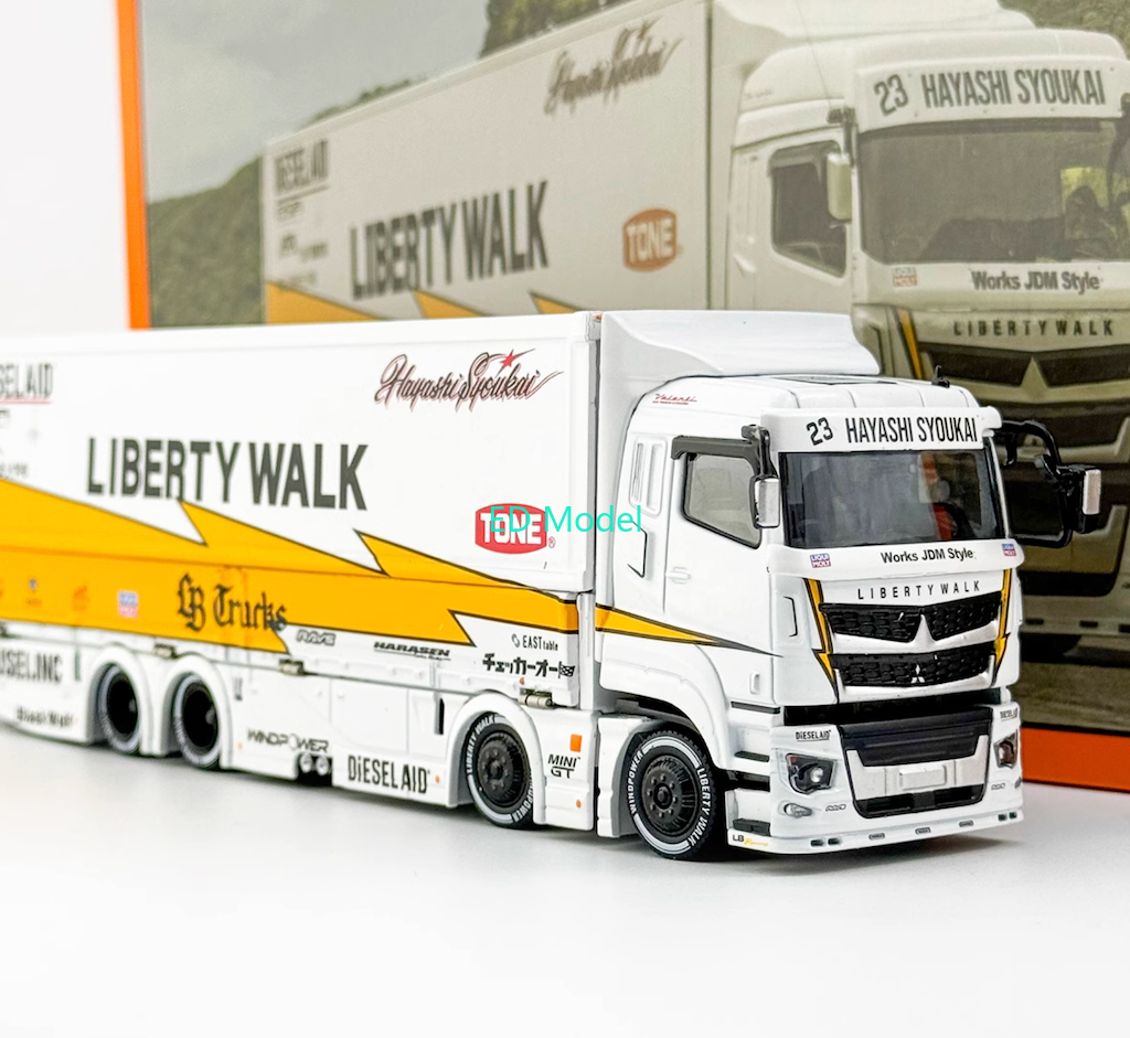 BN GCD 1:64 White LBWK Fuso Super Great Transport Truck