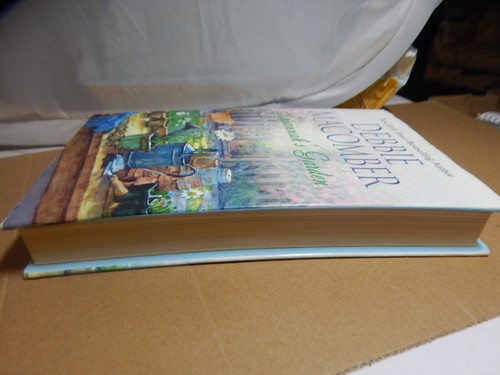 DEBBIE MACOMBER Signed Book "Susannah's Garden" 1st Ed 1st Print Hardcover/DJ - Picture 4 of 5